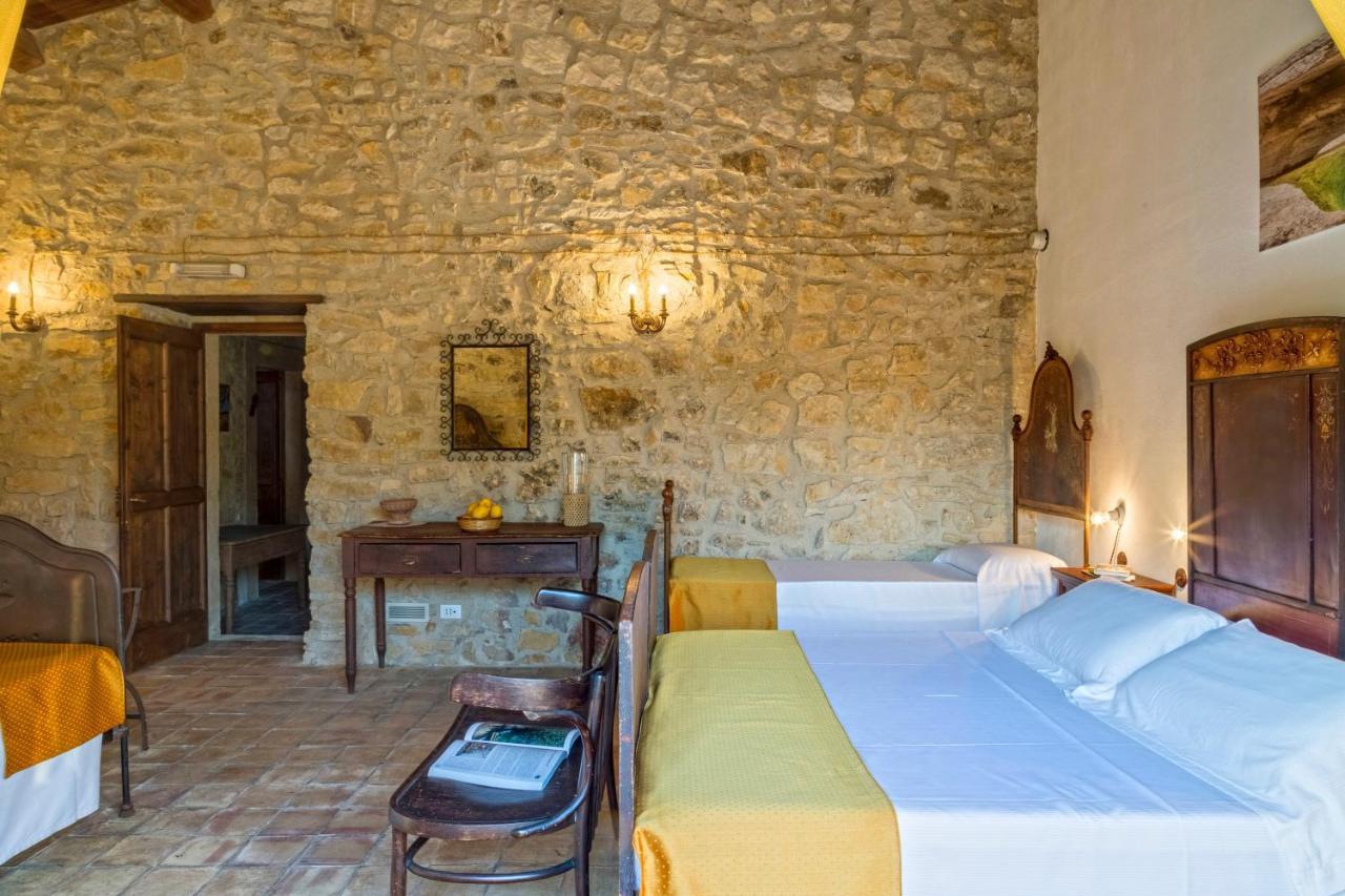Masseria Fortificata Lo Zafferaneto Buccheri Exterior foto